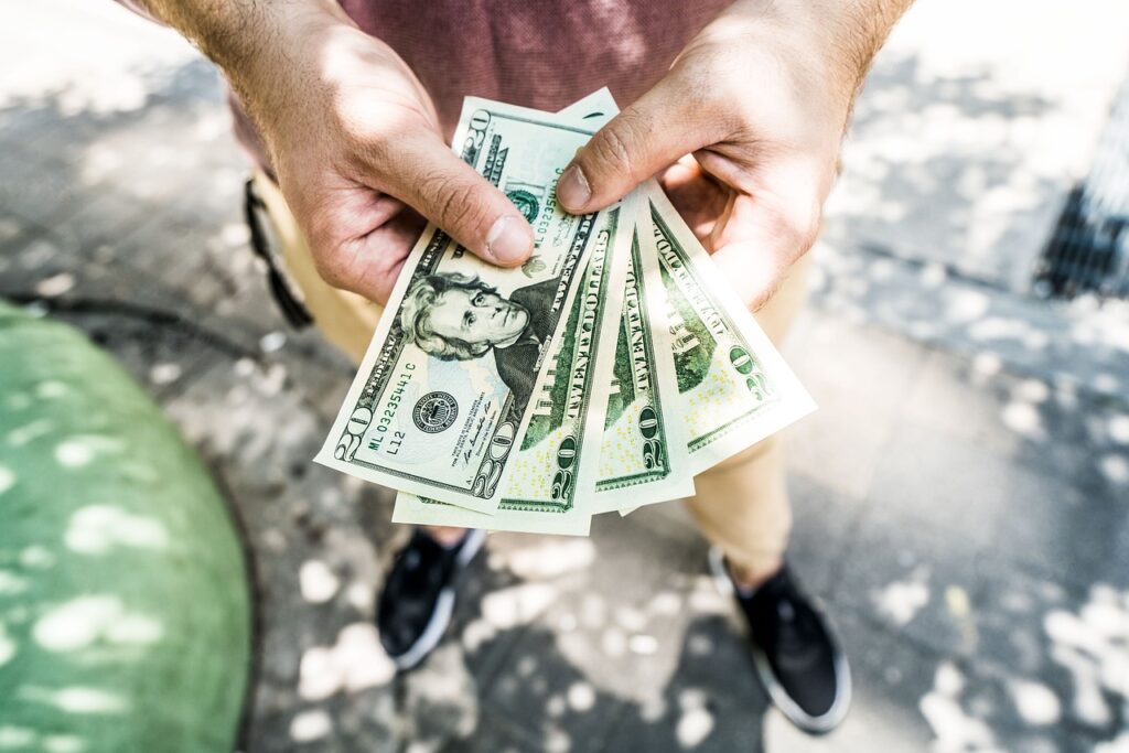 Cómo puedo ganar dinero extra desde casa